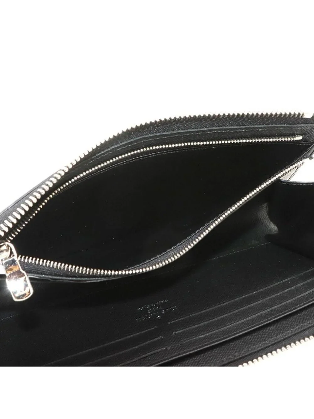 Louis Vuitton Taiga Zippy Dragonne L-shaped Zipper Wallet Leather Noir